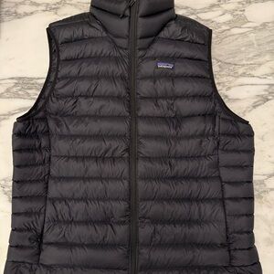 Men’s Patagonia Down sweater vest. size XXL. Black
